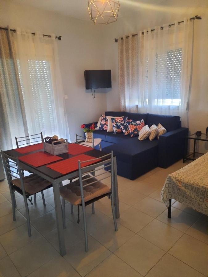 Park View Apartment In Paralia Dionisiou エクステリア 写真